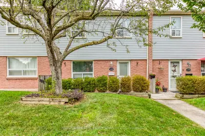 Condo Townhouse in Mississauga