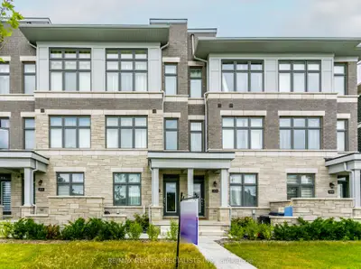 Att/Row/Townhouse in Toronto