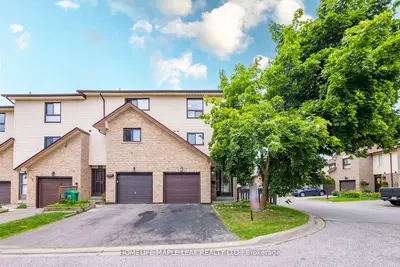 Condo Townhouse in Brampton