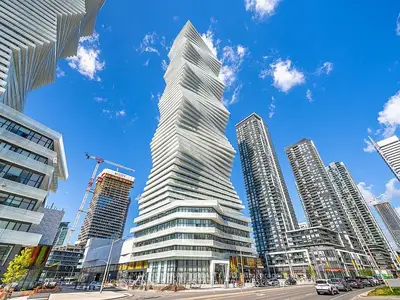 3900 Confederation Parkway 4112, Mississauga, On L5b 0m3