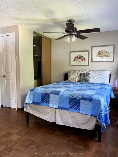 Att/Row/Townhouse in Mississauga