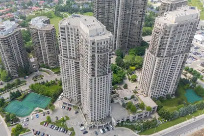 25 Kingsbridge Garden Circle 1727, Mississauga, On L5r 4b1