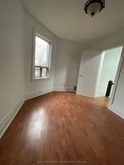 1228 Dufferin Street 2nd Flr, Toronto W02, On M6h 4c1