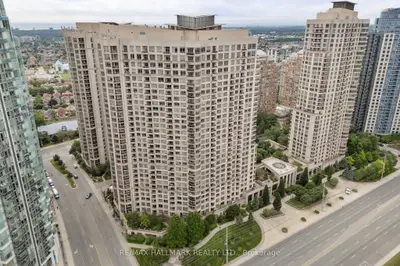 3888 Duke Of York Boulevard 1222, Mississauga, On L5b 4p5