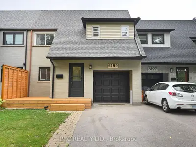 Att/Row/Townhouse in Mississauga