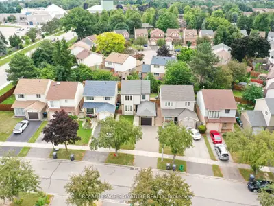2604 Treviso Court, Mississauga, On L5n 2t1