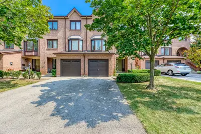 1100 Queens Avenue 3, Oakville, On L6h 2b5