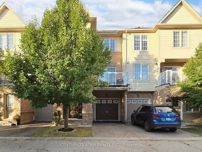 Att/Row/Townhouse in Milton