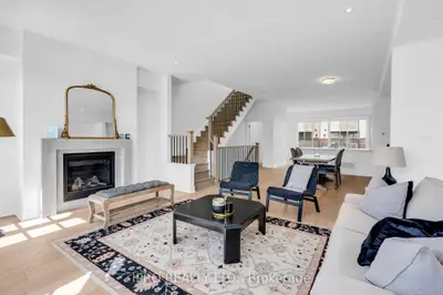 74 Thomas Street 10, Mississauga, On L5m 2r6