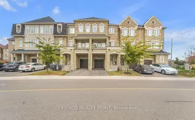 Att/Row/Townhouse in Brampton