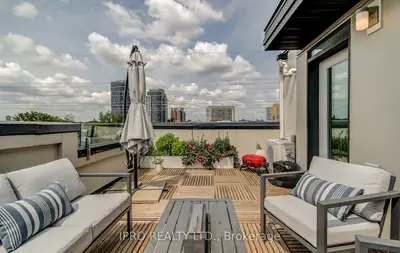 30 Fieldway Road 98, Toronto W08, On M8z 0e3
