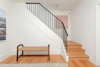 204 Howard Park Avenue 2nd Flr, Toronto W01, On M6r 1w1