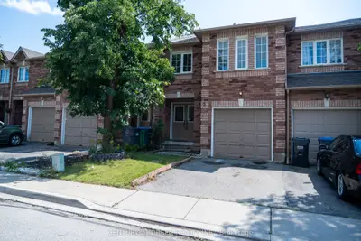 Condo Townhouse in Brampton