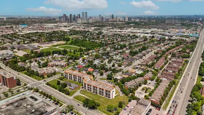Condo Apartment in Mississauga