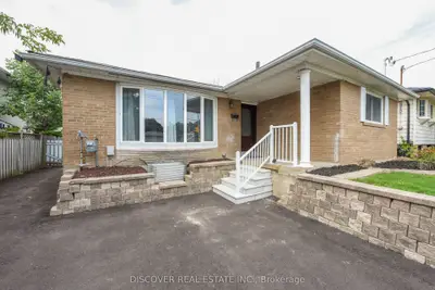809 Bloor Street, Mississauga, On L4y 2m8