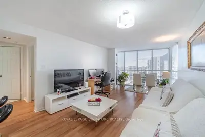 Condo Apartment in Mississauga