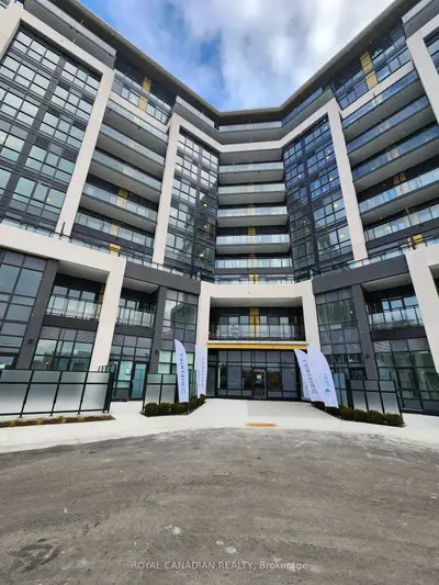 Common Element Condo in Oakville