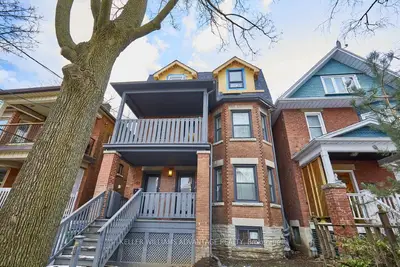 55 Marion Street Main, Toronto W01, On M6r 1e6