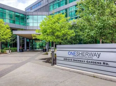 215 Sherway Gardens Road 2505, Toronto W08, On M9c 0a4