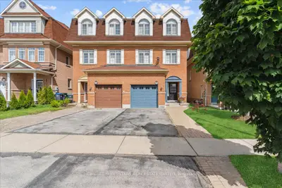 3879 Quiet Creek Drive N, Mississauga, On L5m 8b5