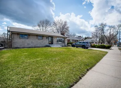 Detached in Burlington