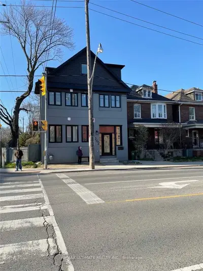 262 Annette Street Lower, Toronto W02, On M6p 1r1