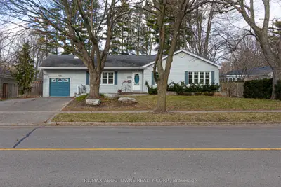 3225 Spruce Avenue, Burlington, On L7n 1j1