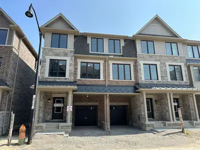 Att/Row/Townhouse in Brampton