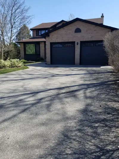 2082 Burbank Drive, Mississauga, On L5l 2t8