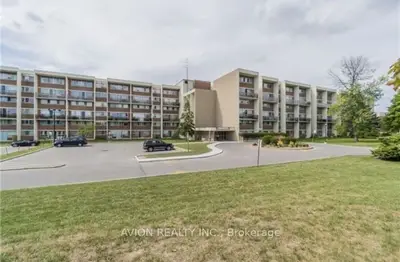 1050 Stainton Drive 301, Mississauga, On L5c 2t7