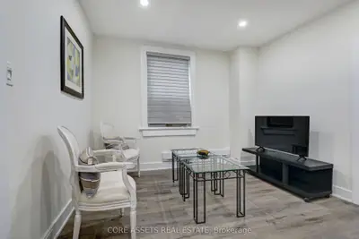 1343 Dupont Street Main, Toronto W02, On M6h 2a8