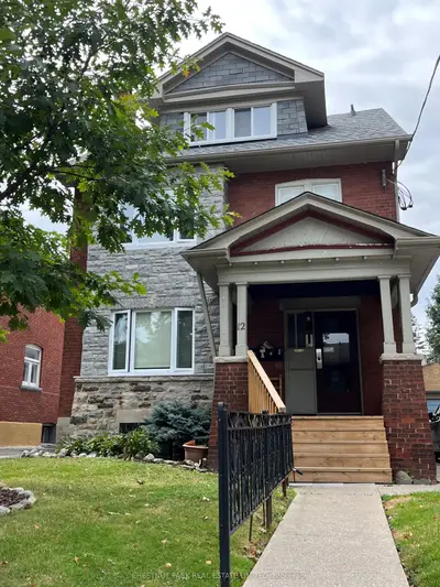 12 Lauder Avenue 2nd Flr, Toronto W03, On M6h 3e3
