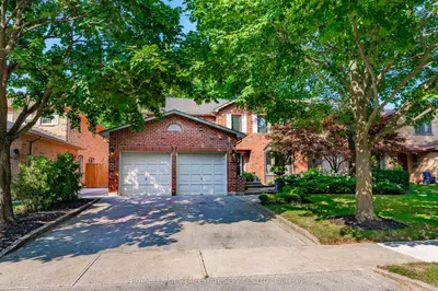 Detached in Oakville