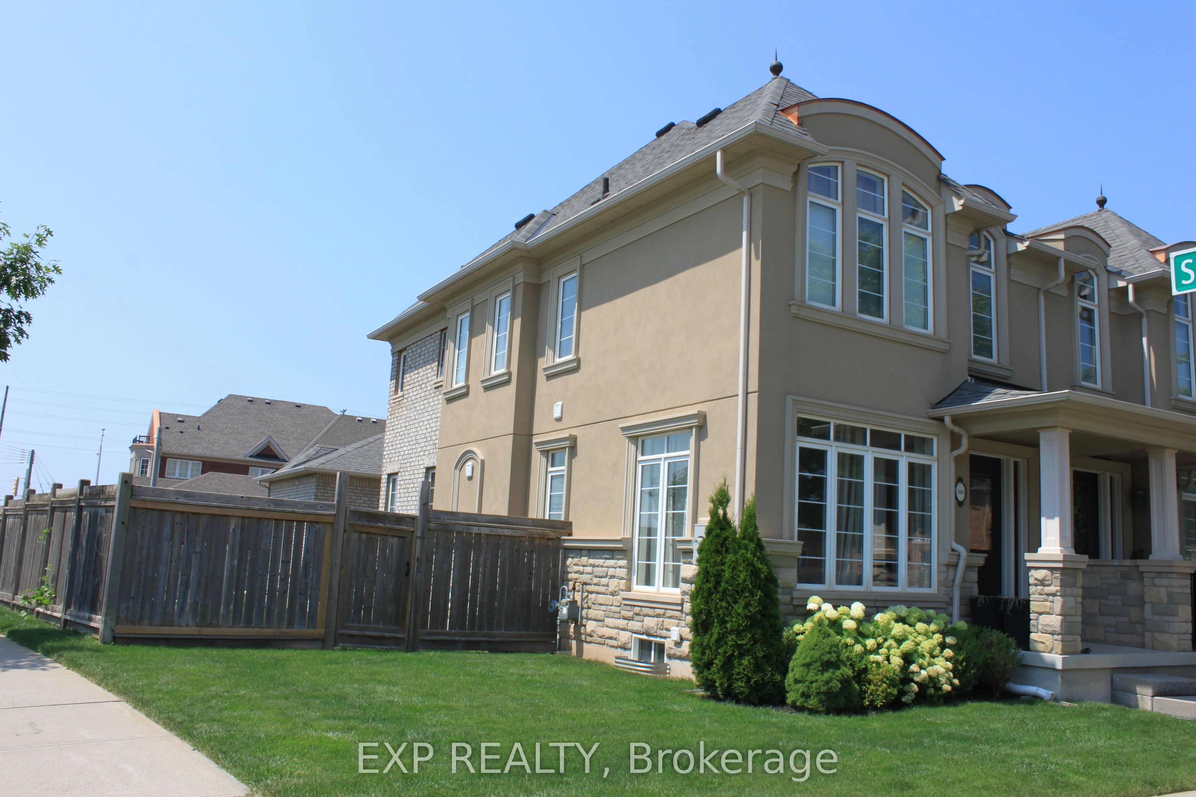Semi-Detached in Oakville