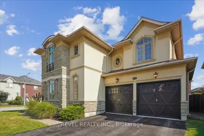 Detached in Burlington