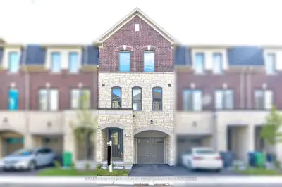 Att/Row/Townhouse in Brampton