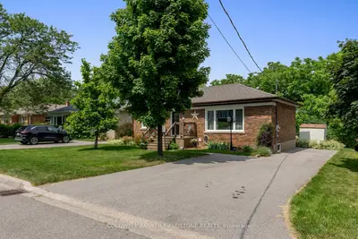 Detached in Halton Hills