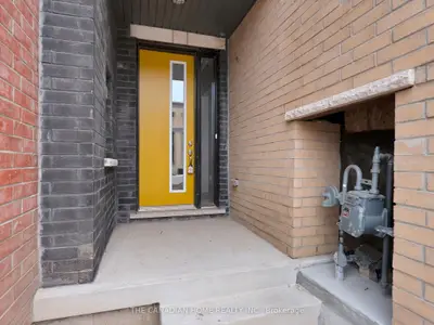 12 Marvin Avenue, Oakville, On L6h 7c5