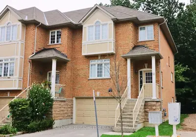 Condo Townhouse in Mississauga