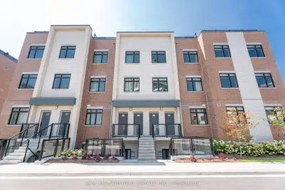 Condo Townhouse in Mississauga