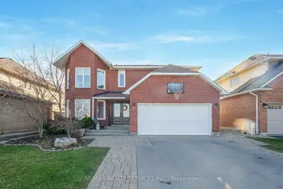 Detached in Burlington