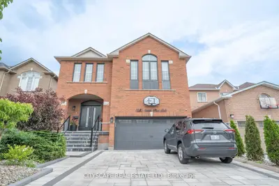 3282 Scotch Pine Gate, Mississauga, On L5n 7n1