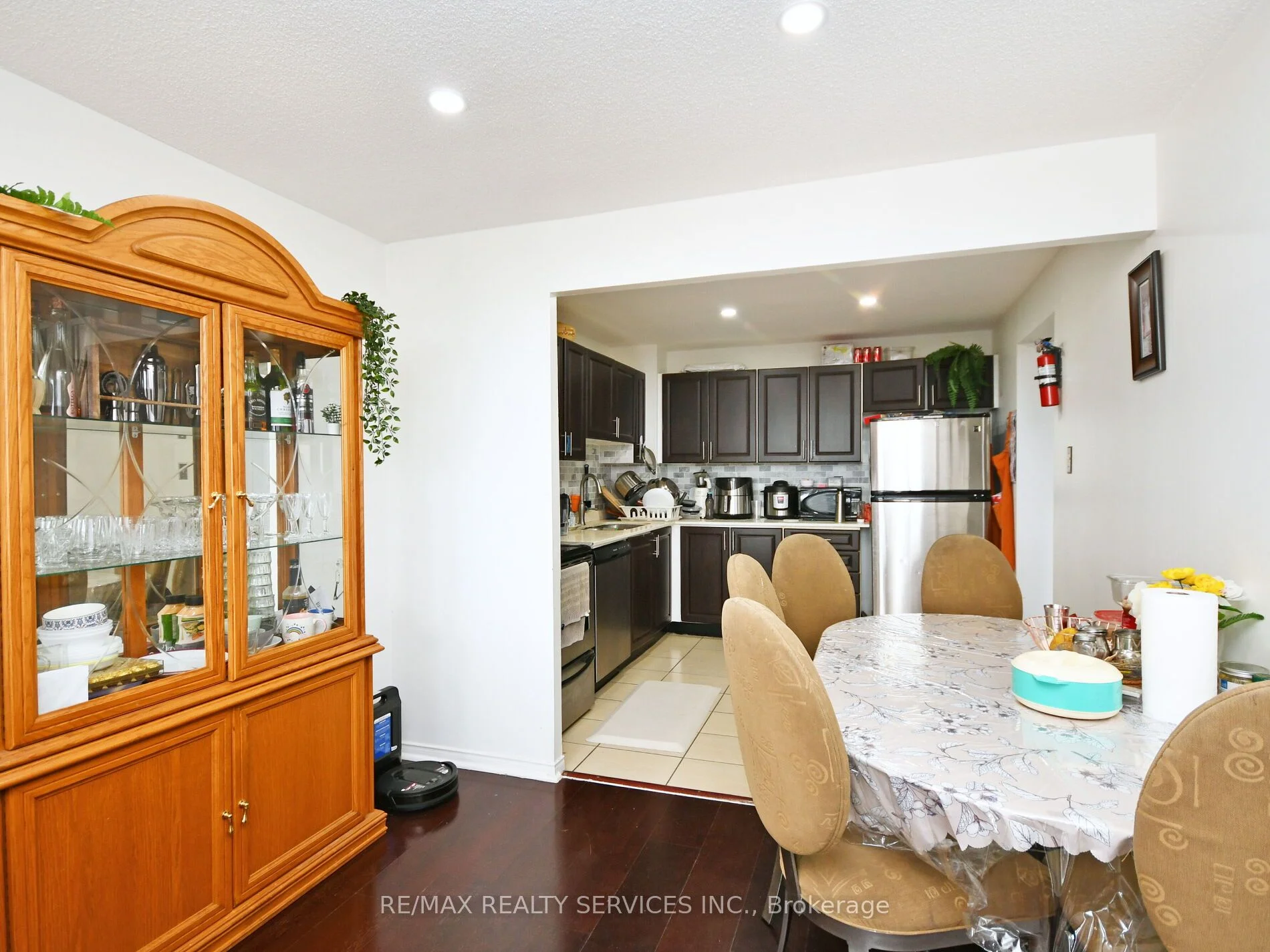 115 Hillcrest Avenue PH 14, Mississauga, ON L5B 3Y9