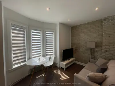 1236 Bloor Street W 2, Toronto W02, On M6h 1n3