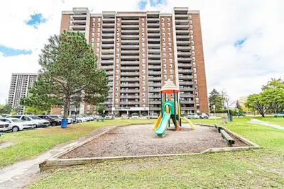 Condo Apartment in Brampton