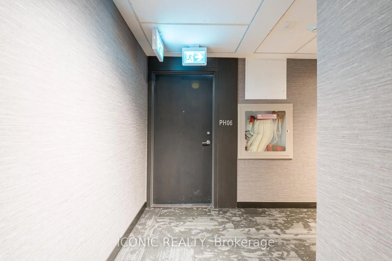 3005 Pine Glen Road PH806, Oakville, ON L6M 5P5