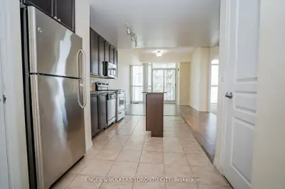 225 Webb Drive 2104, Mississauga, On L5b 4p2