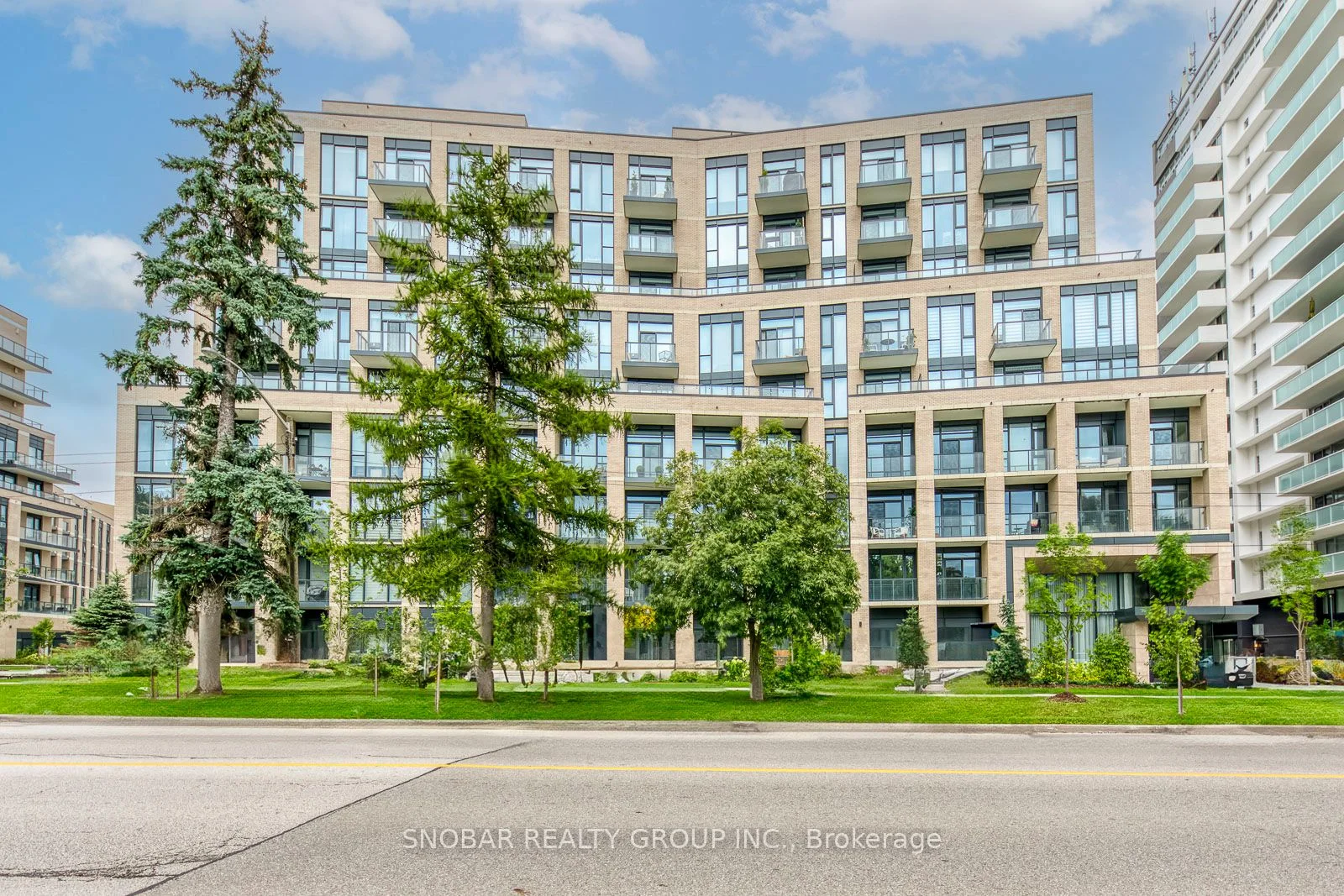 #610 293 The Kingsway, Toronto W08, On, M9a 0e8
