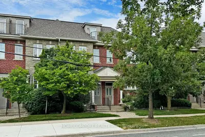 Condo Townhouse in Toronto
