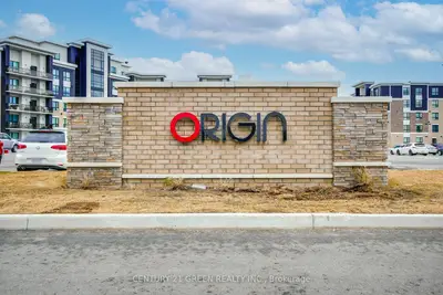 Condo Apartment in Milton